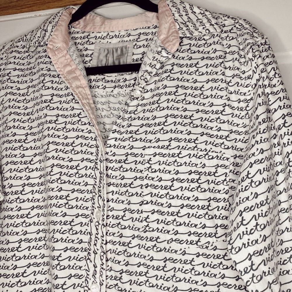 VICTORIA’S Secret All-Over Logo Pajama Set - Picture 2 of 15